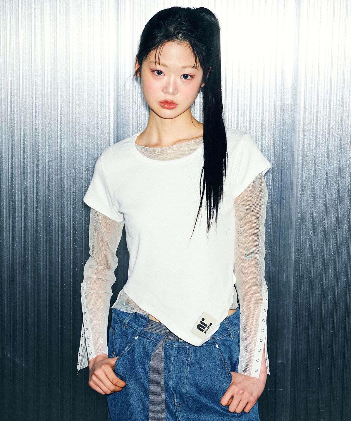 닐링(NILLRING) T11.00 Unbalanced Short-sleeved T-shirt