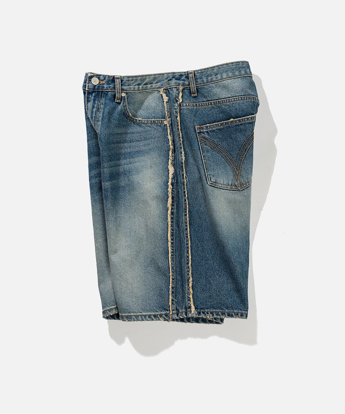 바스틱(VASTIC) 사이드 컷 오프 데님 하프 팬츠_블루