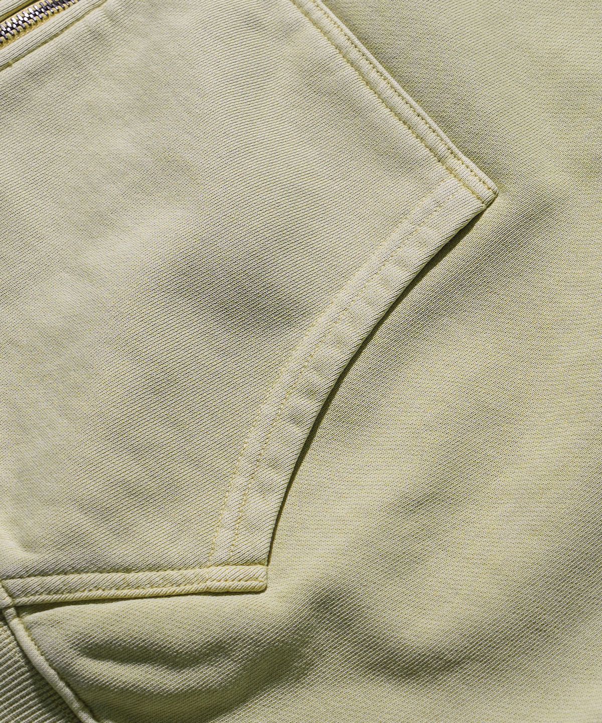 브라운브레스(BROWNBREATH) TAG PIGMENT HOOD VEST - BEIGE