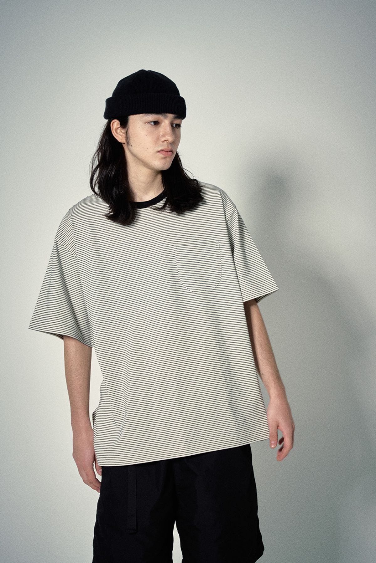히즈핸더(HISHANDER) ROUND POCKET STRIPE T-SHIRTS [Black]