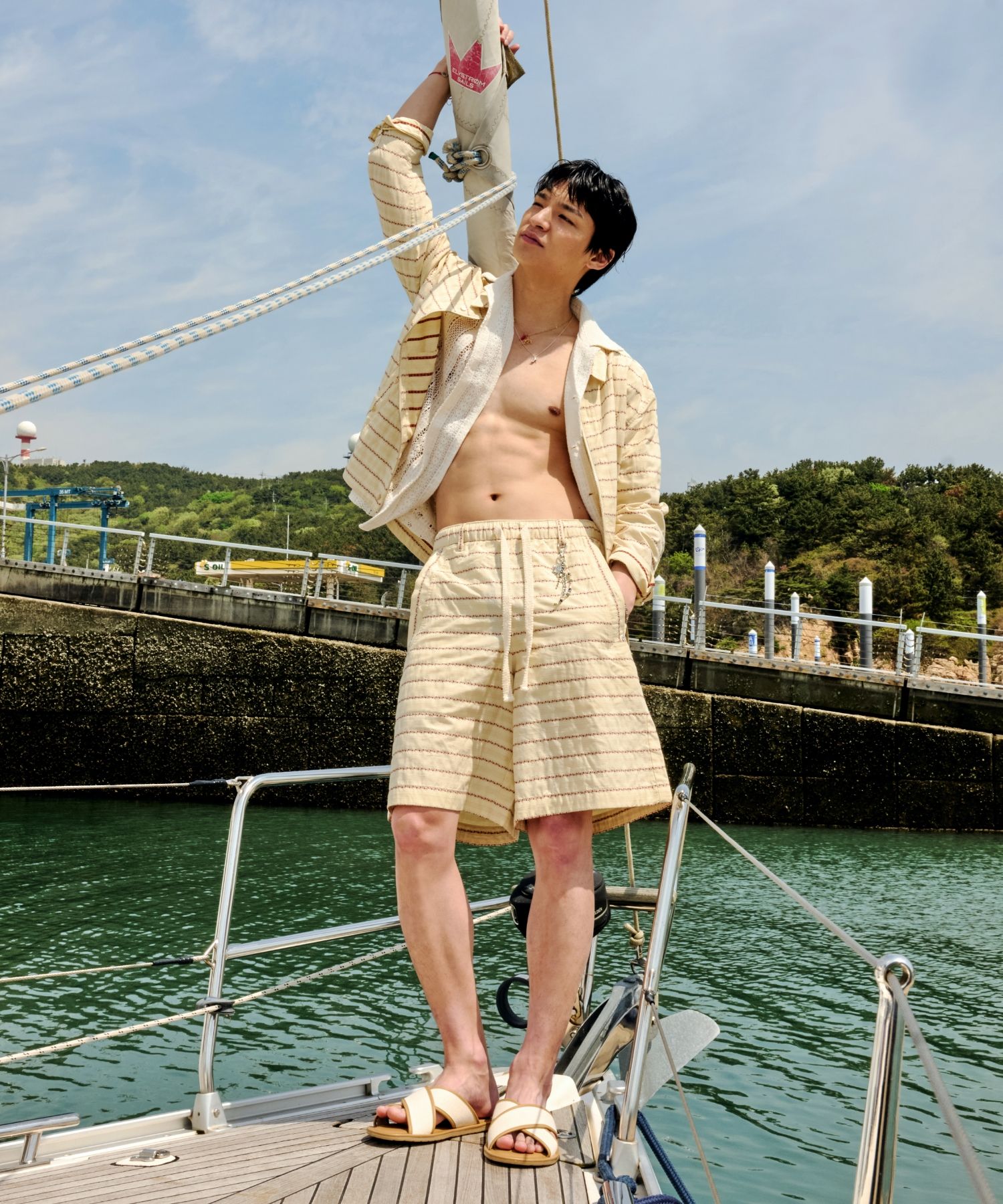 MUSINSA公式 | SATUR Crochet open collar half shirt natural cream
