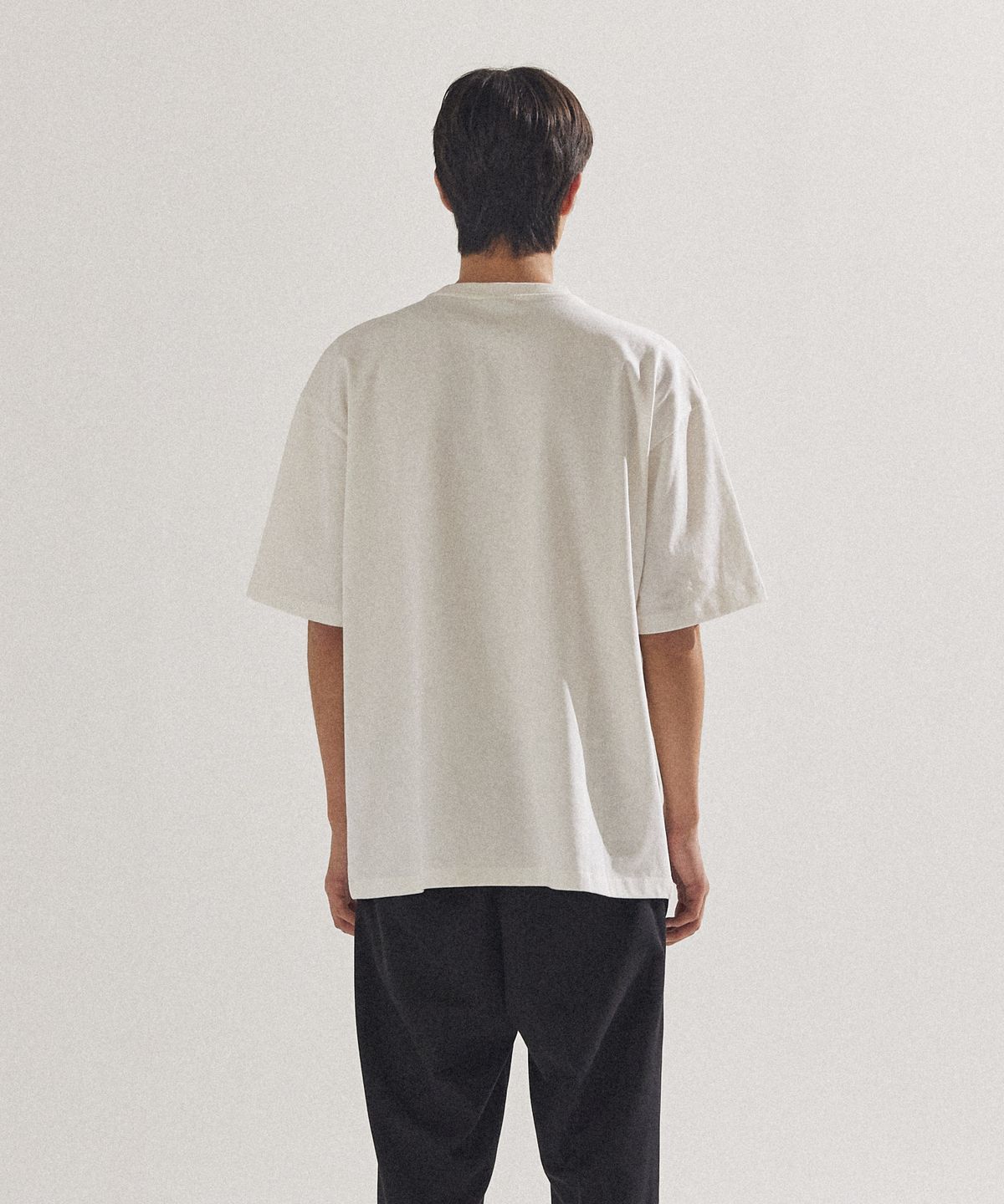 팔랩(PALAP) 남여공용 에센셜 소매 포인트 오버핏 반팔 티셔츠_PL24S5TS007_WT