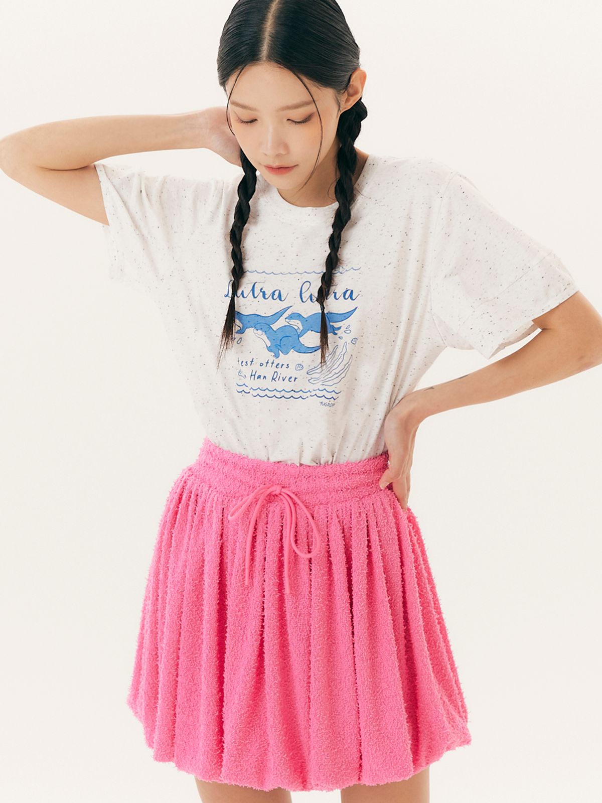 유가당(YUGADANG) Lutra Lutra T-shirt
