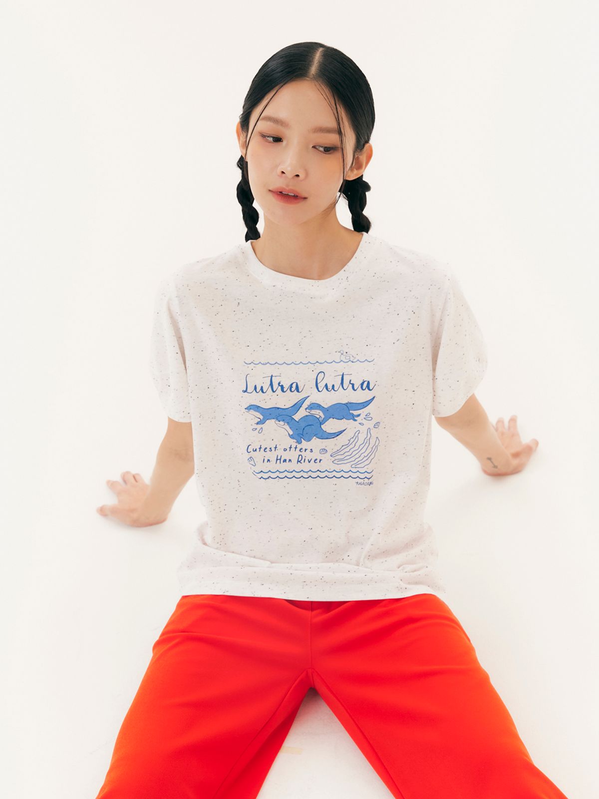 유가당(YUGADANG) Lutra Lutra T-shirt