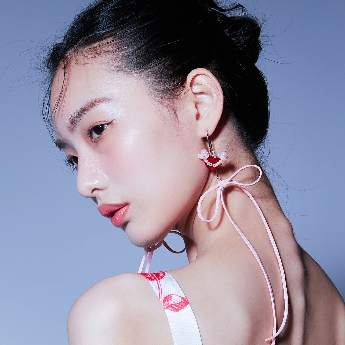 러뷰이(LOVUEE) 블룸 엔젤 하트 귀걸이