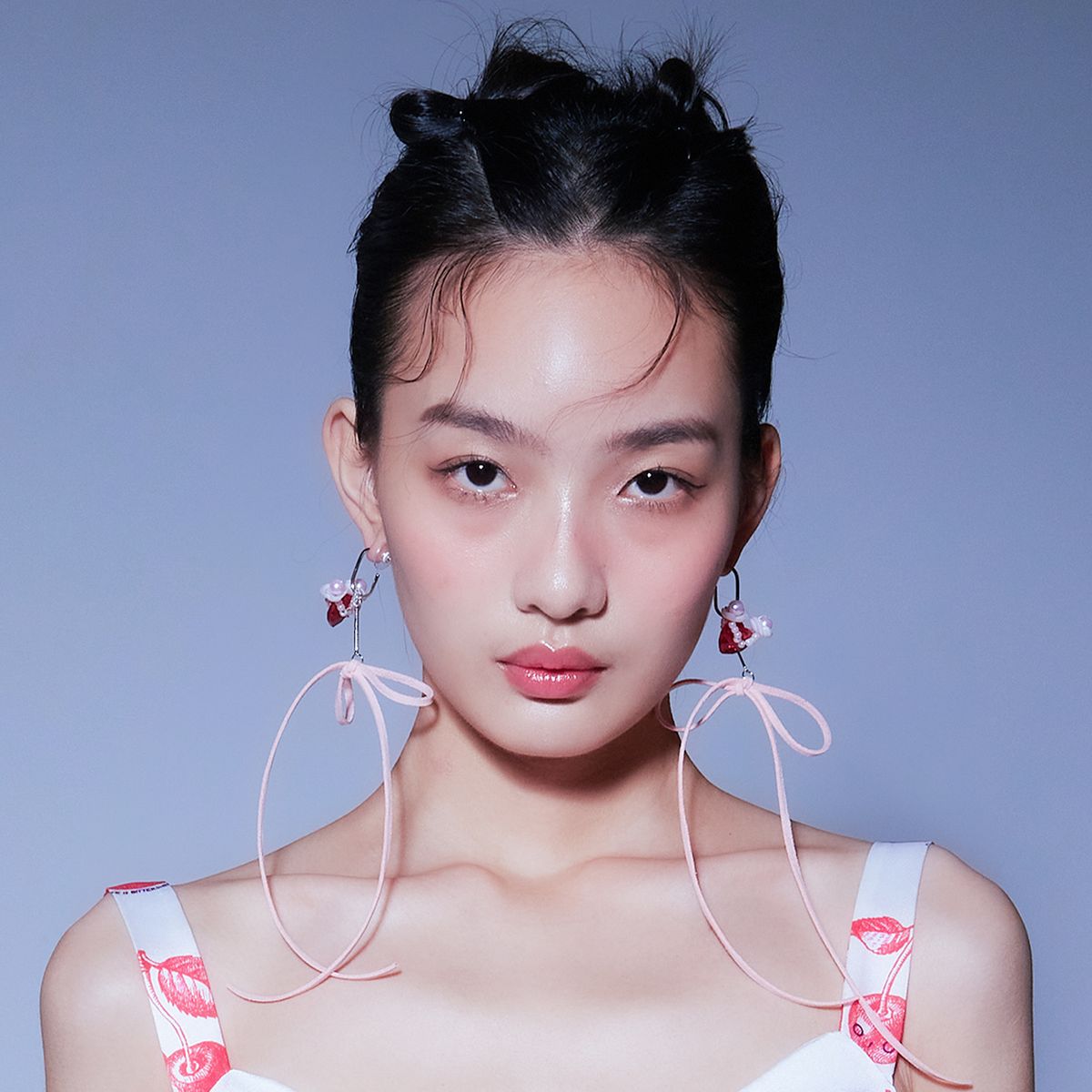 러뷰이(LOVUEE) 블룸 엔젤 하트 귀걸이