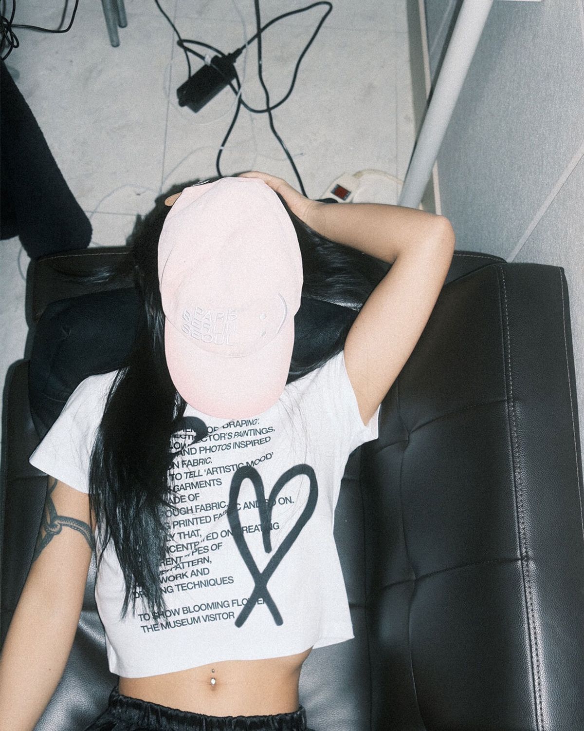 더뮤지엄비지터(THEMUSEUMVISITOR) SMILE LOGO WASHED BALLCAP (PINK)