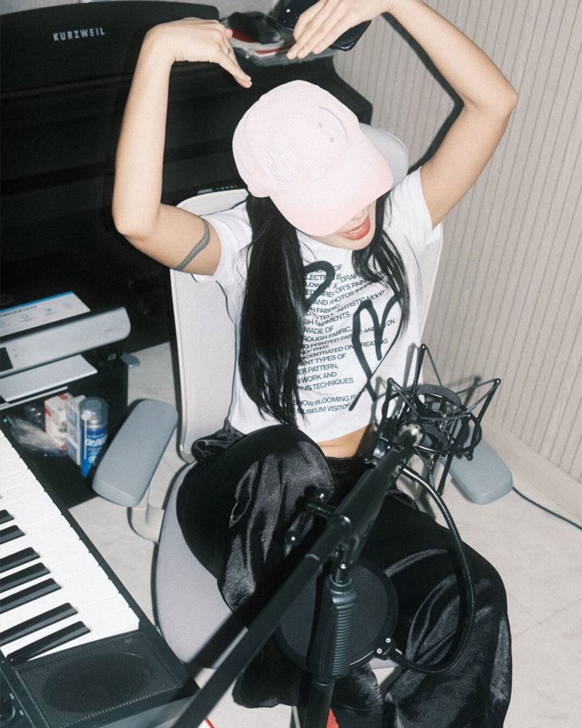 더뮤지엄비지터(THEMUSEUMVISITOR) SMILE LOGO WASHED BALLCAP (PINK)