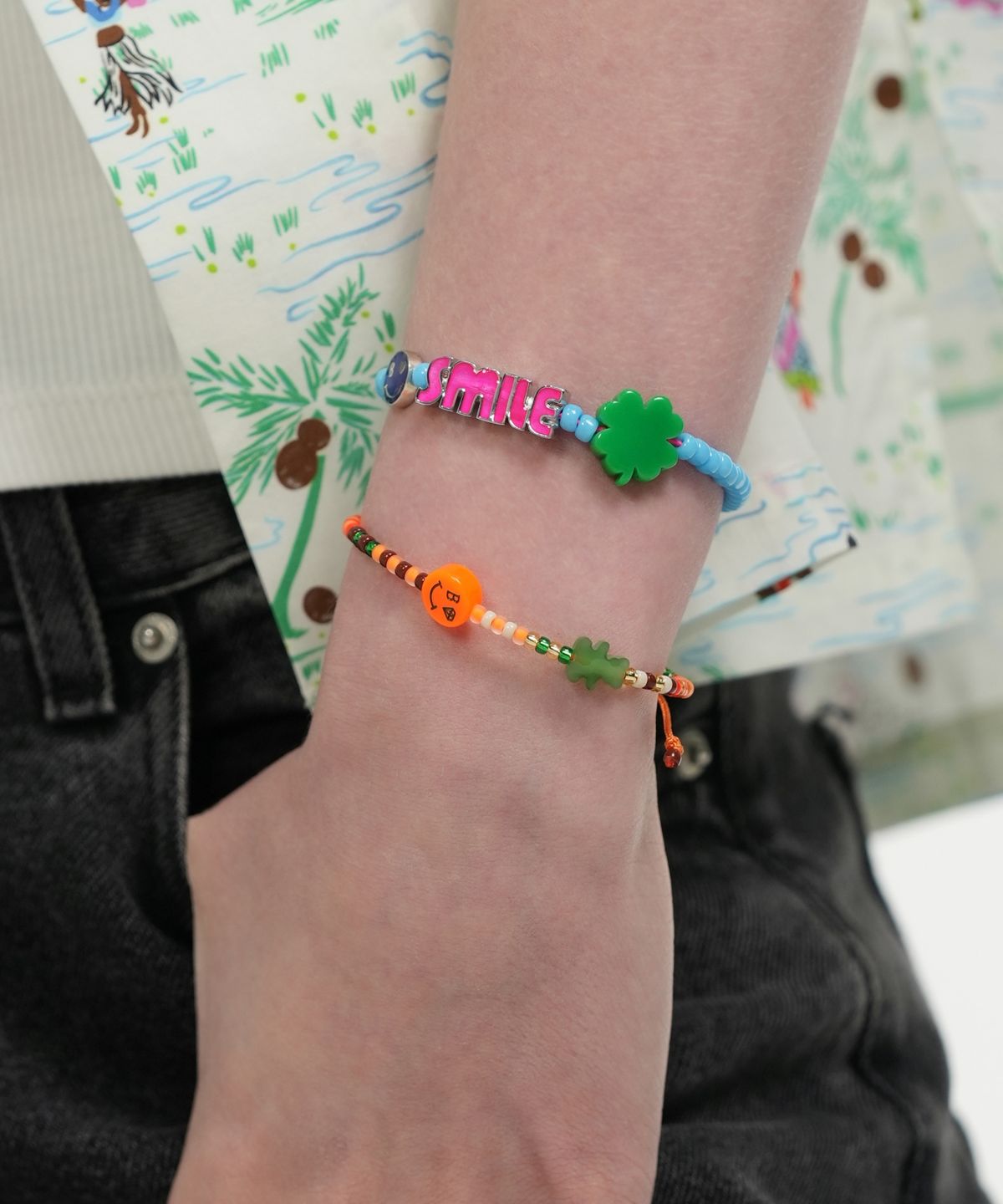 봉보(BONBEAU) Kitsch motives charm beads knot Bracelet 키치 스마일 곰돌이 참 비즈 실팔찌 매듭팔찌