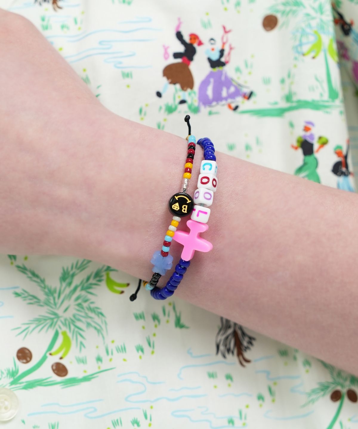 봉보(BONBEAU) Kitsch motives charm beads knot Bracelet 키치 스마일 곰돌이 참 비즈 실팔찌 매듭팔찌