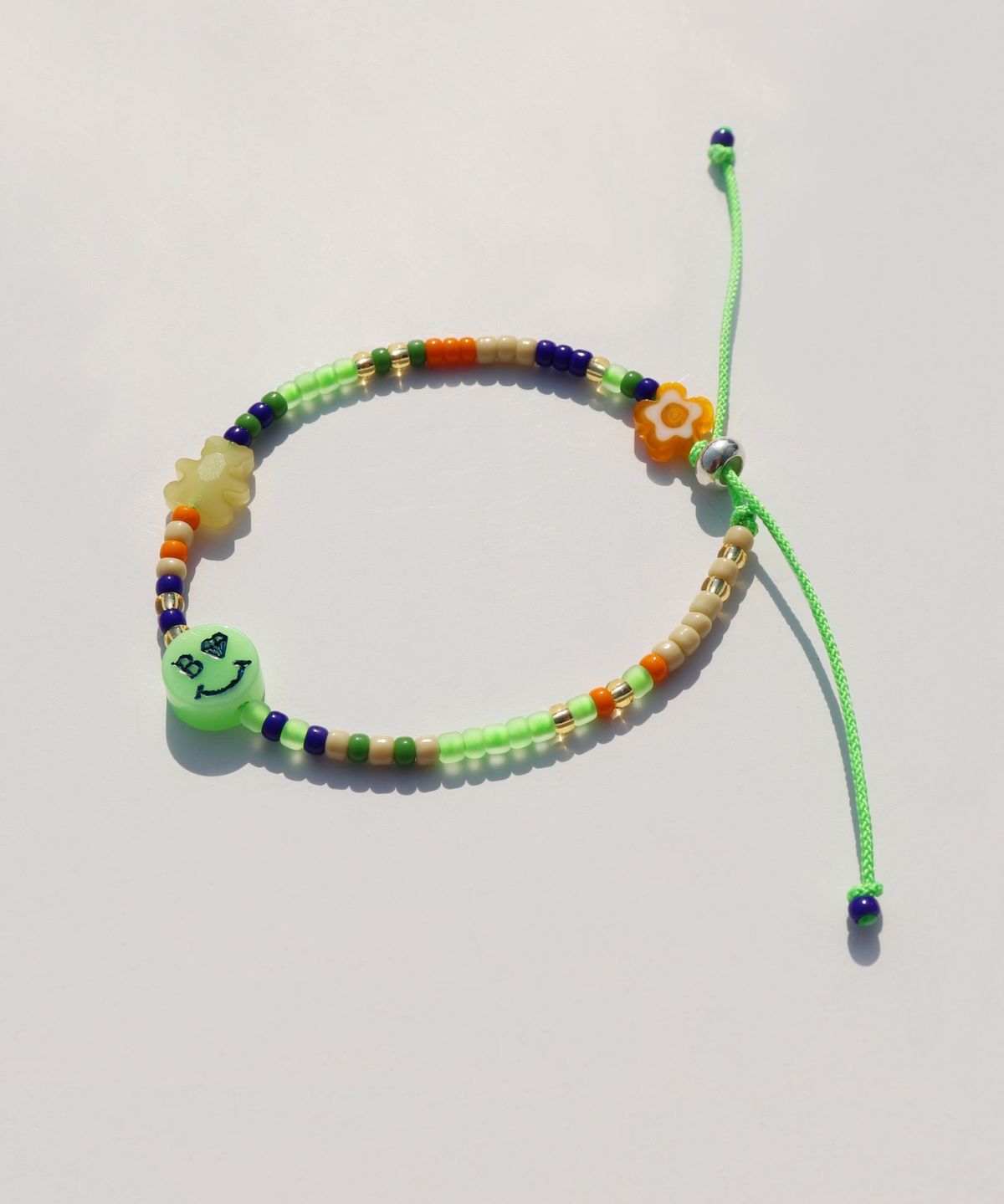 봉보(BONBEAU) Kitsch motives charm beads knot Bracelet 키치 스마일 곰돌이 참 비즈 실팔찌 매듭팔찌