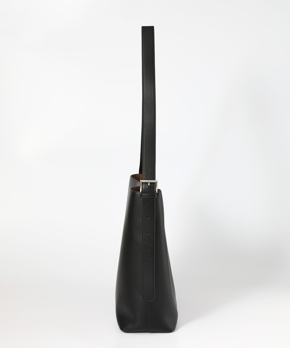 옐로우스톤(YELLOWSTONE) Square Vegan Leather bag - Black