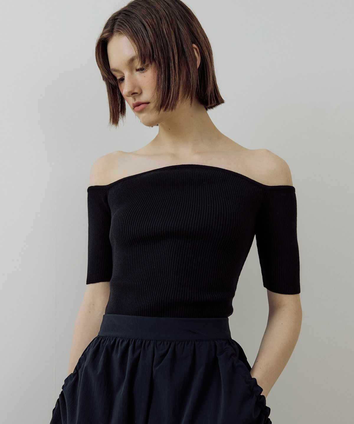 루시르주(LUCIR ZU) Upper Lips Knit (black)