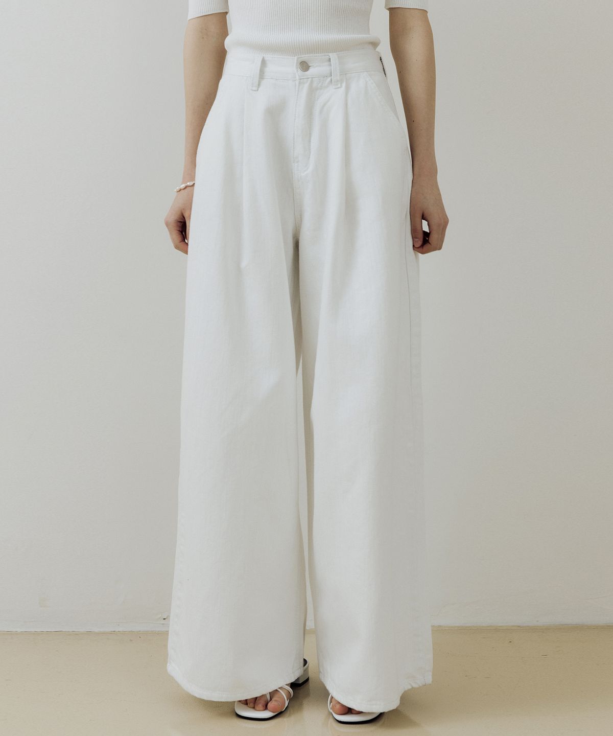 루시르주(LUCIR ZU) Pin tuck Ecru Denim Pants (white)