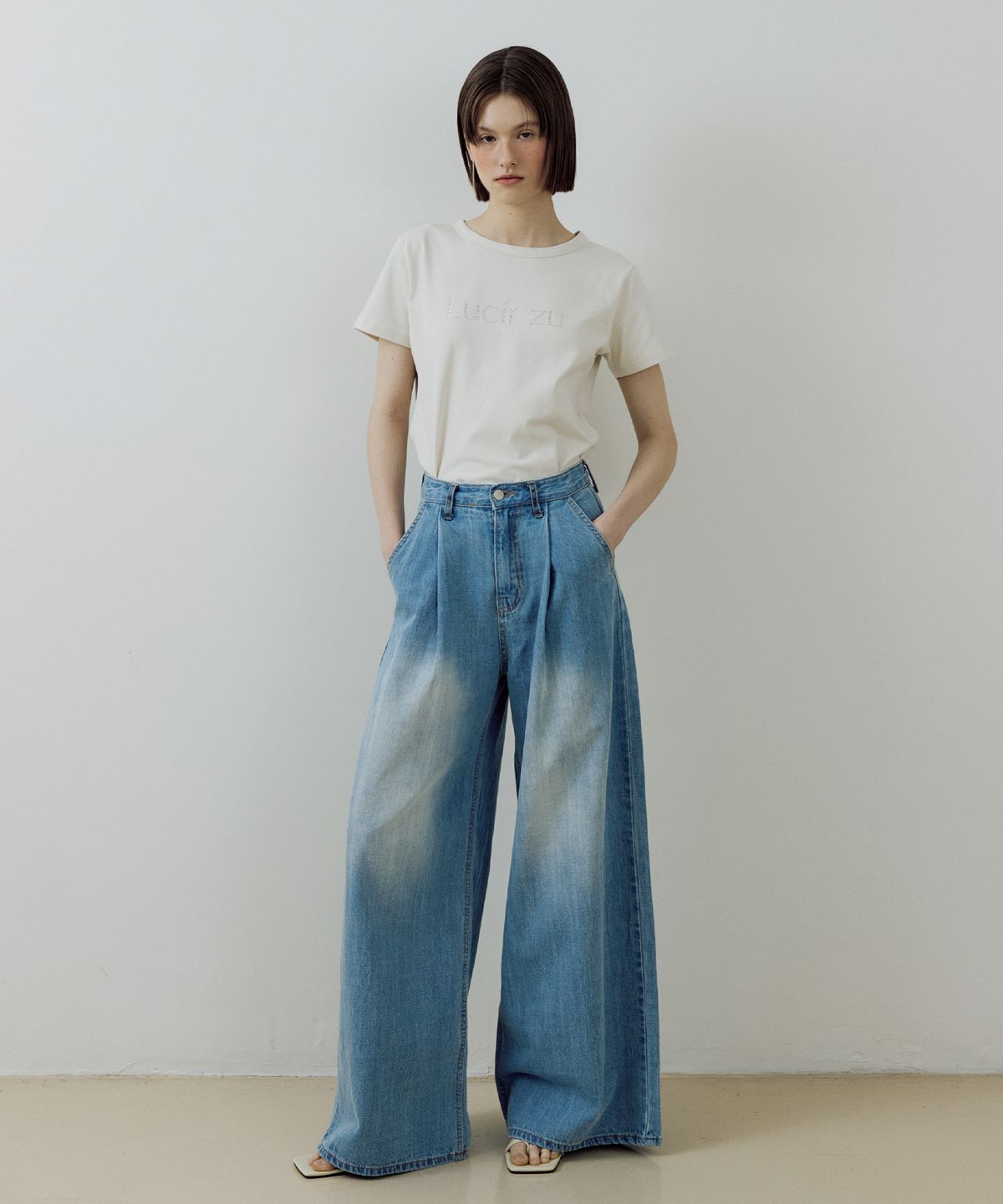 루시르주(LUCIR ZU) Pin tuck wide Denim Pants (blue)