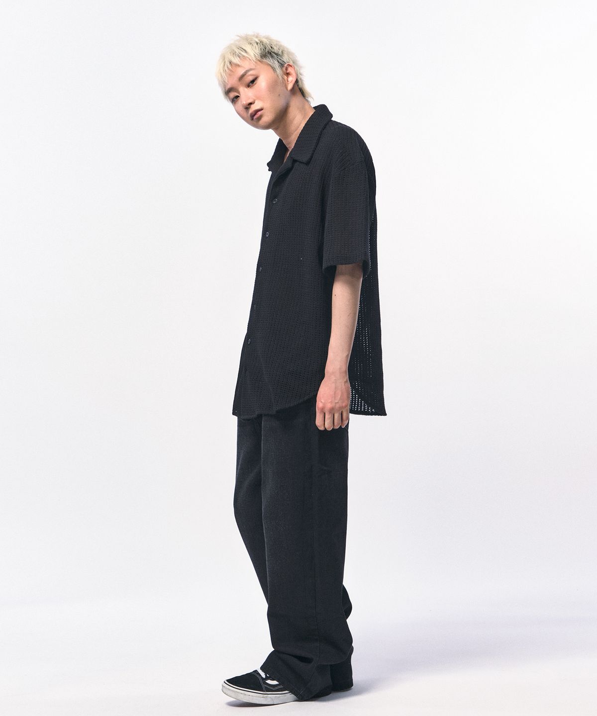 씨웨어 바이 더 지니어스(C WEAR BY THE GENIUS) 크로셰 니트 하프 셔츠 블랙