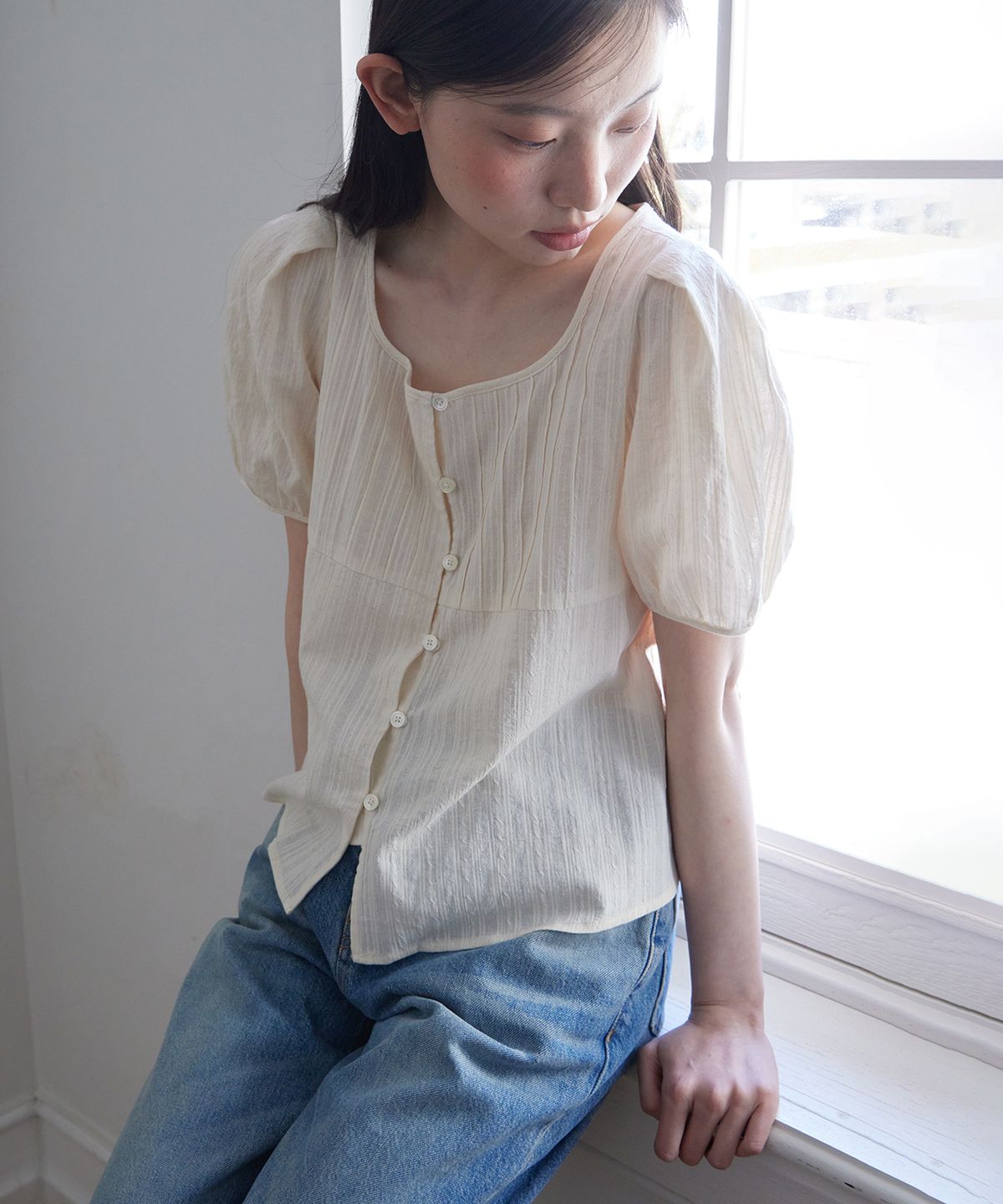 스텝어라운드(STEP AROUND) Tuck detail puff blouse_BEIGE