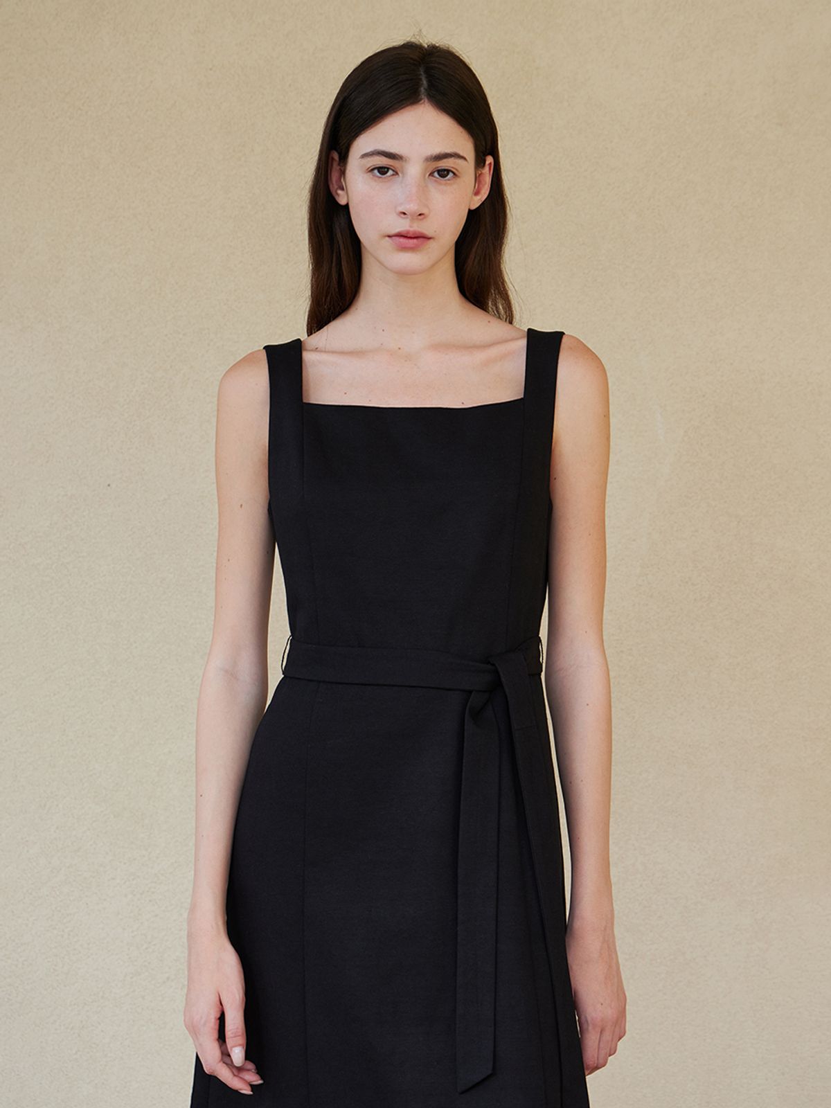 스텝어라운드(STEP AROUND) Square neck sleevless onepiece_BLACK