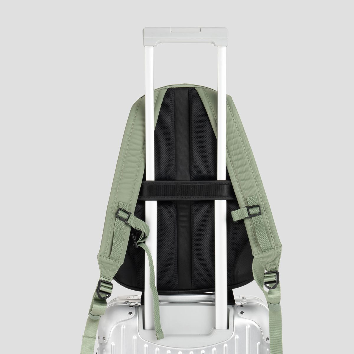 티알브이알(TRVR) Staple Travel Daypack Olive