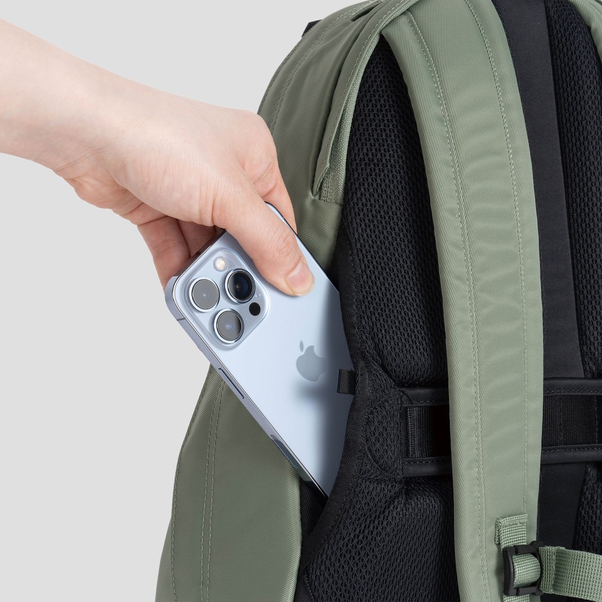 티알브이알(TRVR) Staple Travel Daypack Olive