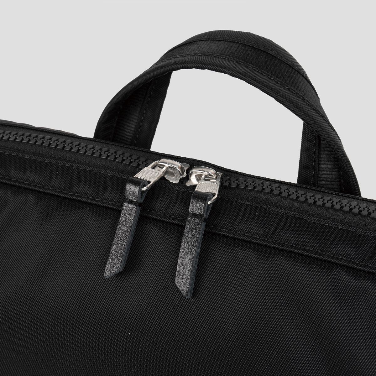 티알브이알(TRVR) Staple Travel Commute Brief Black