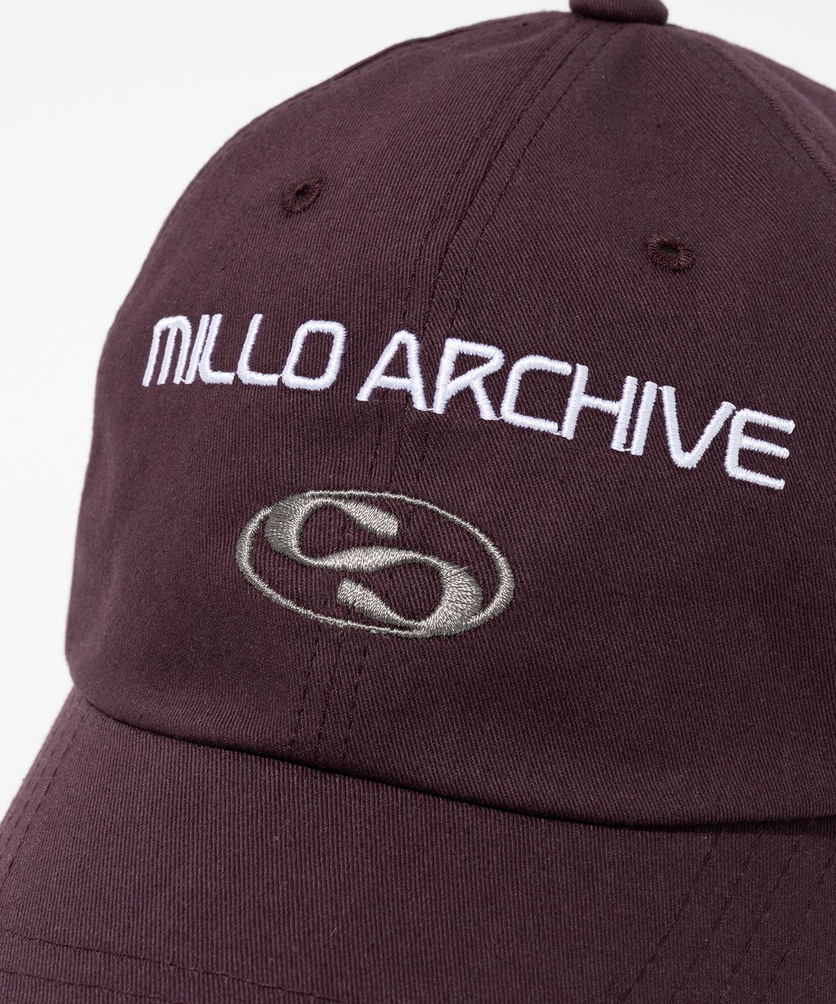 밀로 아카이브(MILLO ARCHIVE) 클리어 엠블럼 볼 캡 [버건디]