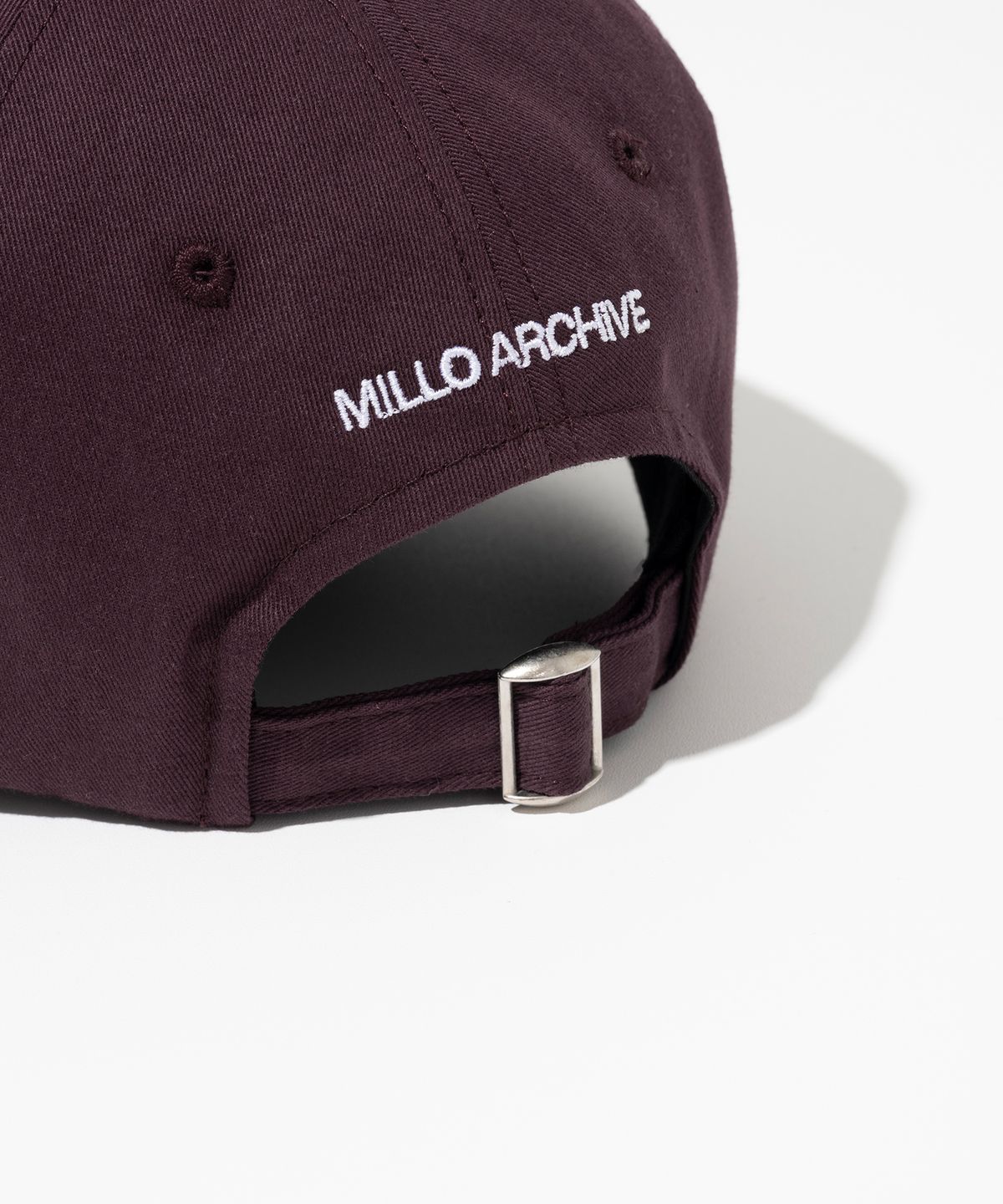밀로 아카이브(MILLO ARCHIVE) 클리어 엠블럼 볼 캡 [버건디]