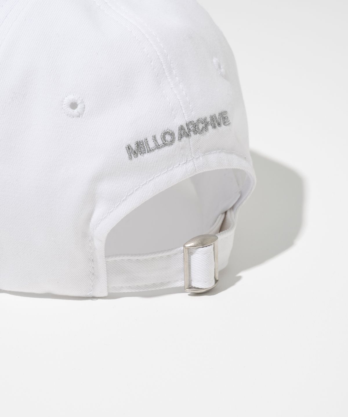 밀로 아카이브(MILLO ARCHIVE) 클리어 엠블럼 볼 캡 [오프 화이트]