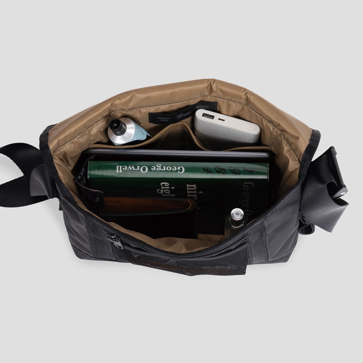 티알브이알(TRVR) Staple Messenger S Black