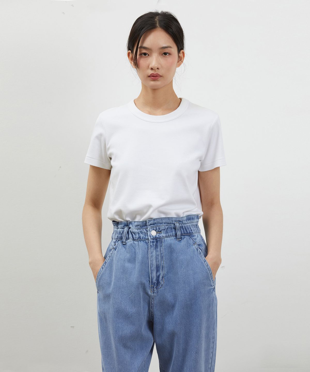 률앤와이(RYUL+WAI) 데님 밴딩 테이퍼드 크롭 팬츠 블루