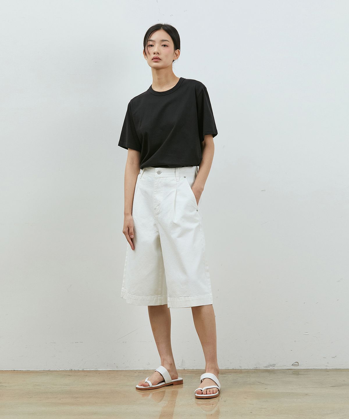 률앤와이(RYUL+WAI) 데님 릴렉스 버뮤다 팬츠 화이트