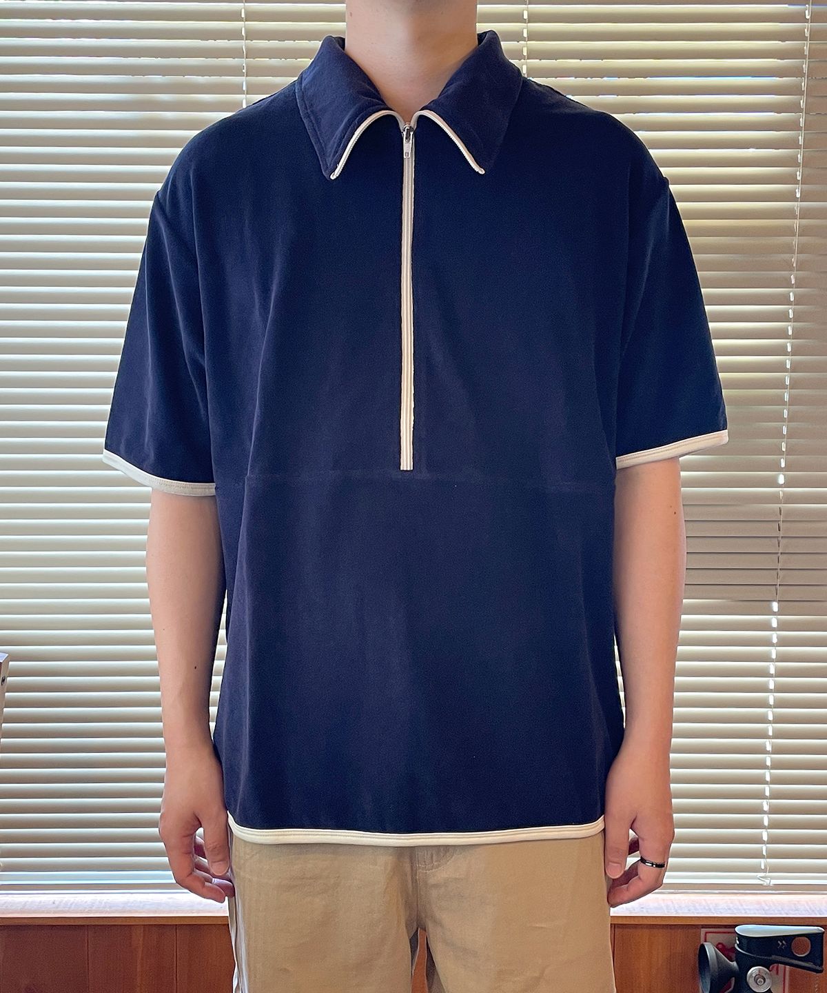 유니드가먼츠(YOUNEEDGARMENTS) 테리 s/s 하프 집 (네이비)