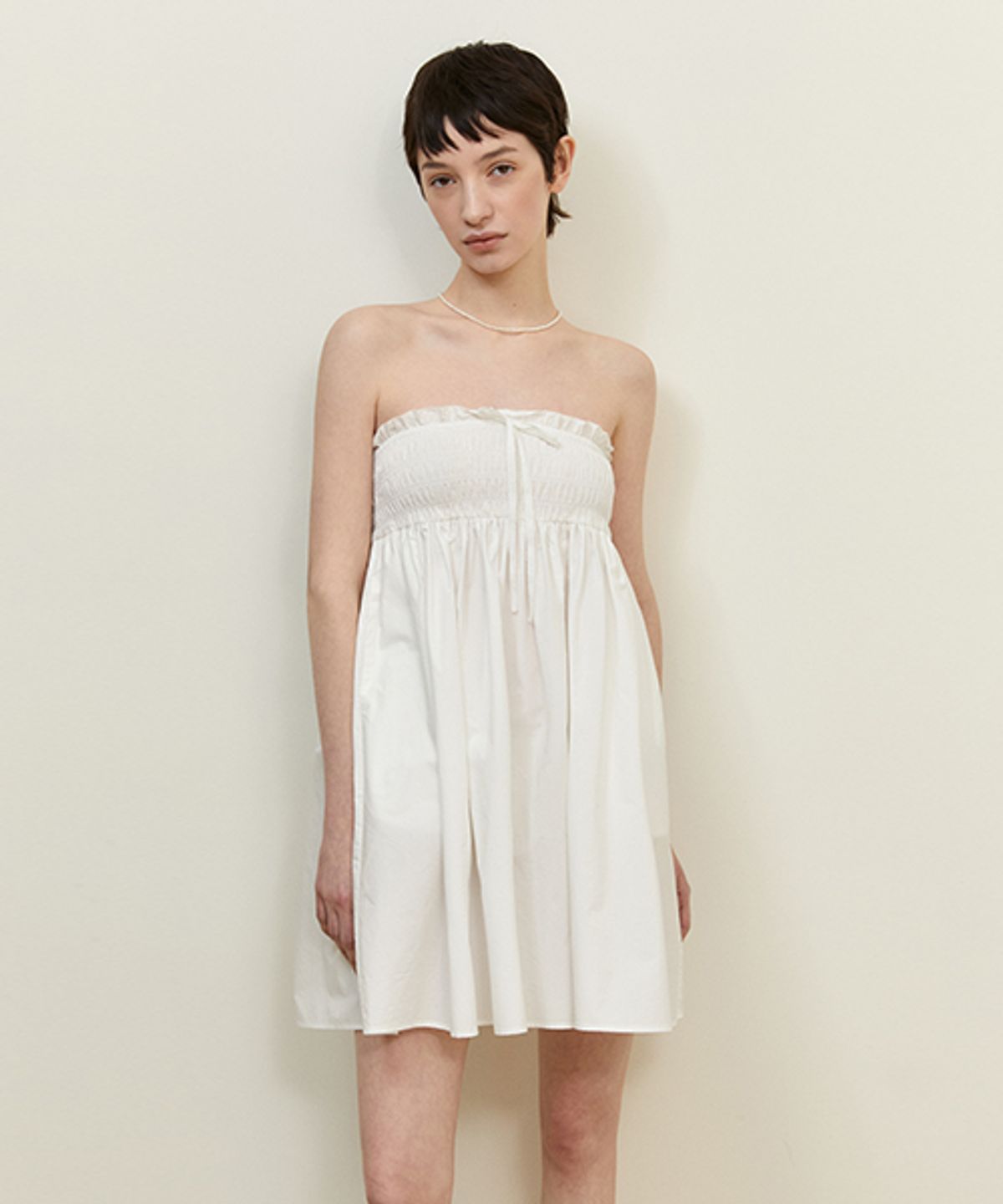 레이디 볼륨(LADY VOLUME) OFF-SHOULDER SHIRRING DRESS_WHITE
