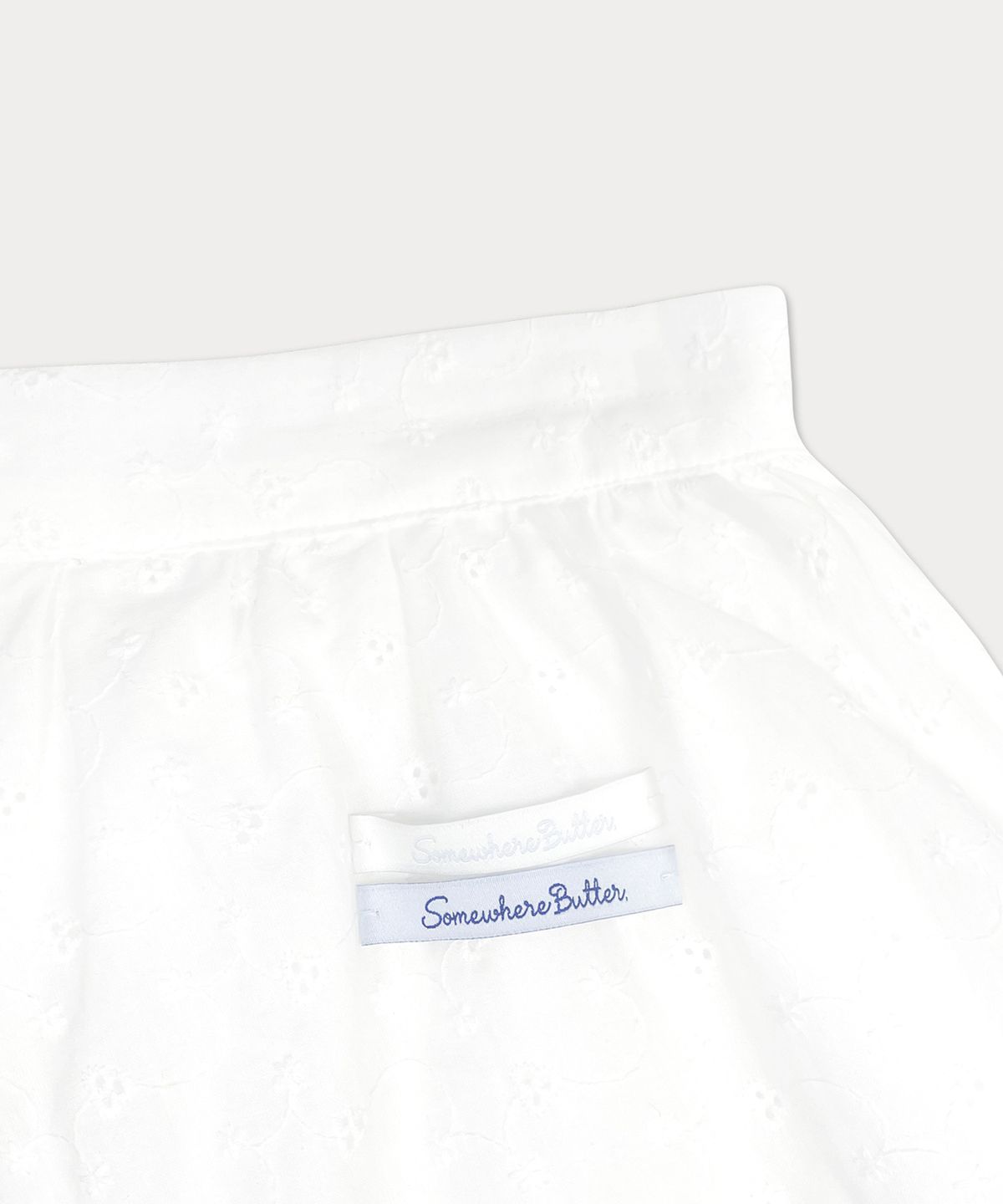 썸웨어버터(SOMEWHEREBUTTER) Floral Ribbon Cancan Skirt - Ivory