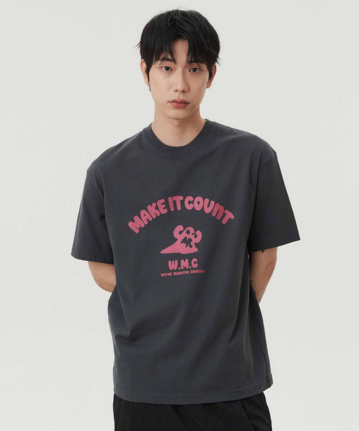 더블유엠씨(WMC) 아치 몬스터 티셔츠_CHARCOAL GREY
