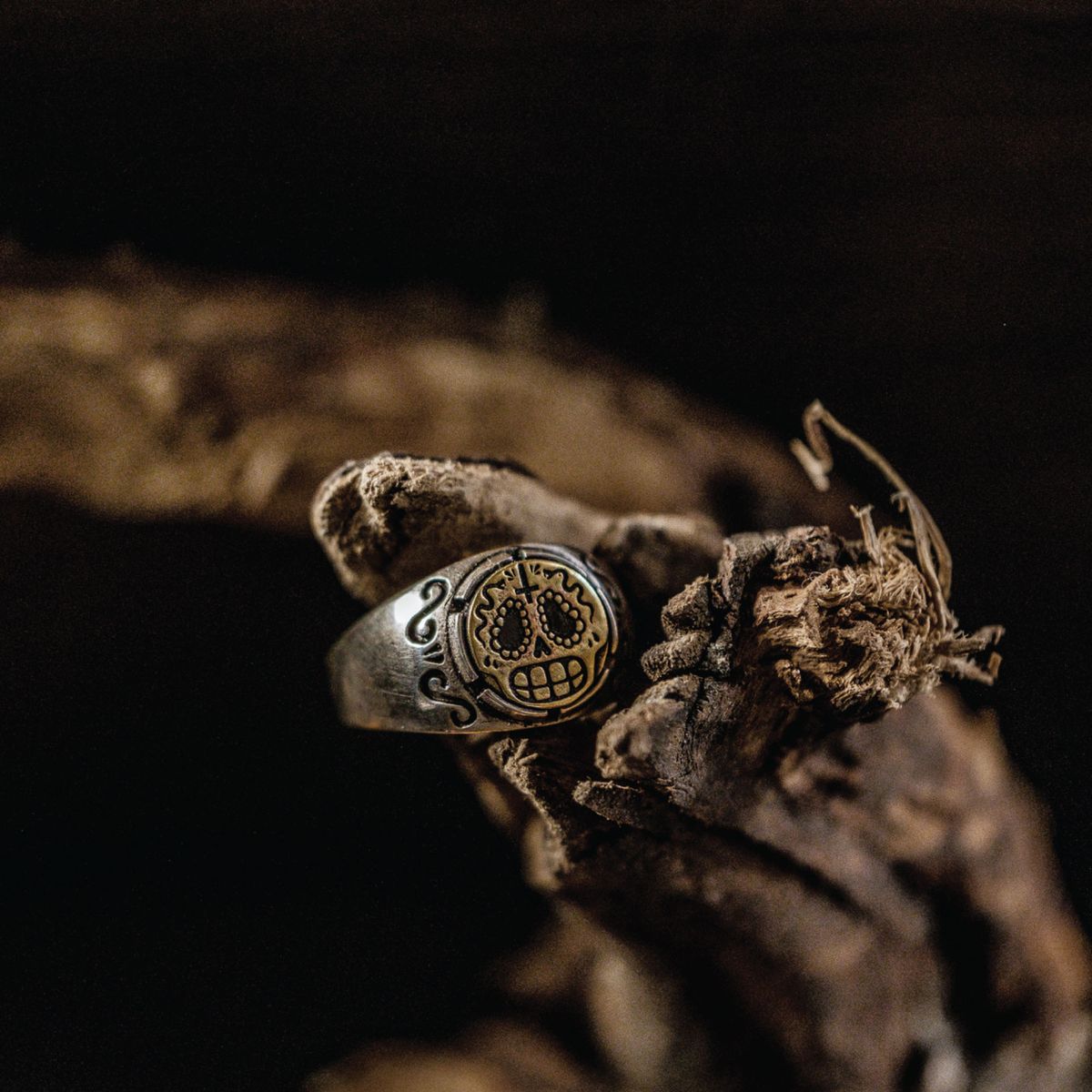 로우하이드(RAWHYDE) Mexican SugarSkull Ring (12mm)