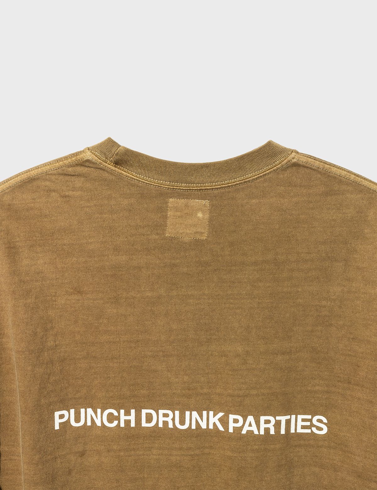 펀치드렁크파티즈(PUNCH DRUNK PARTIES) Circle Logo Garment Dyed Tee (CAMEL)