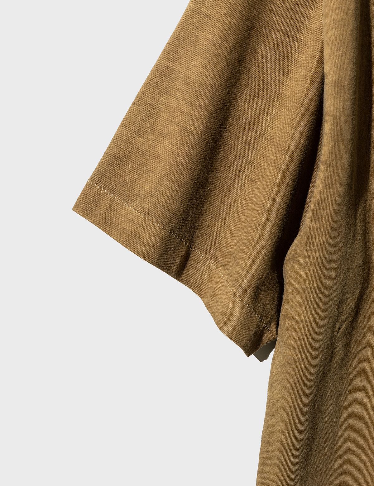 펀치드렁크파티즈(PUNCH DRUNK PARTIES) Circle Logo Garment Dyed Tee (CAMEL)