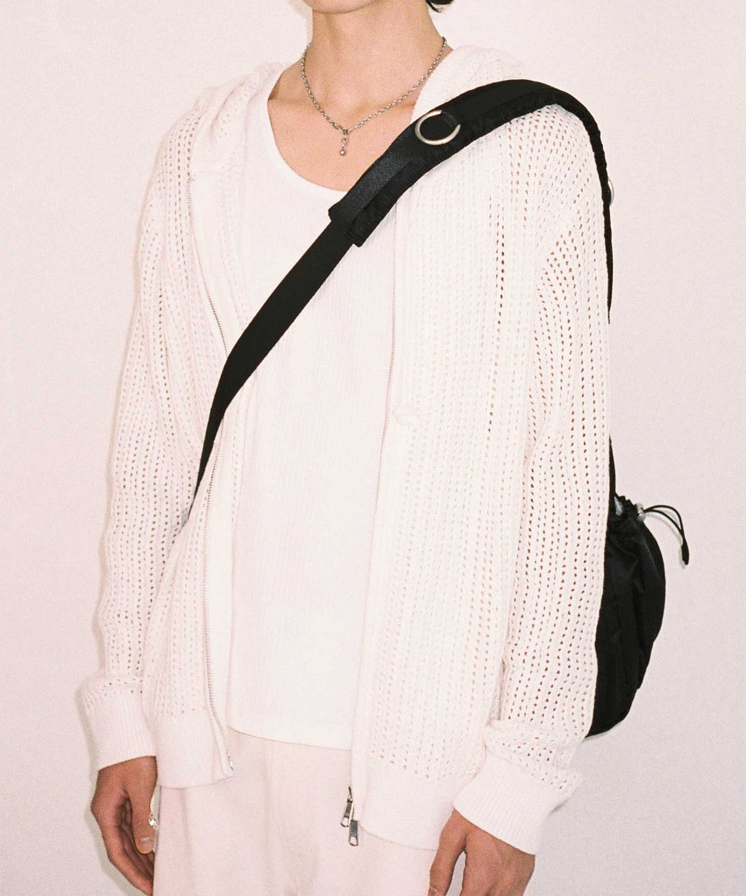 【SSRL】raven oblique messenger bag★人気★男女兼用★追跡付 MUSINSA | SSRL raven oblique messenger bag / black