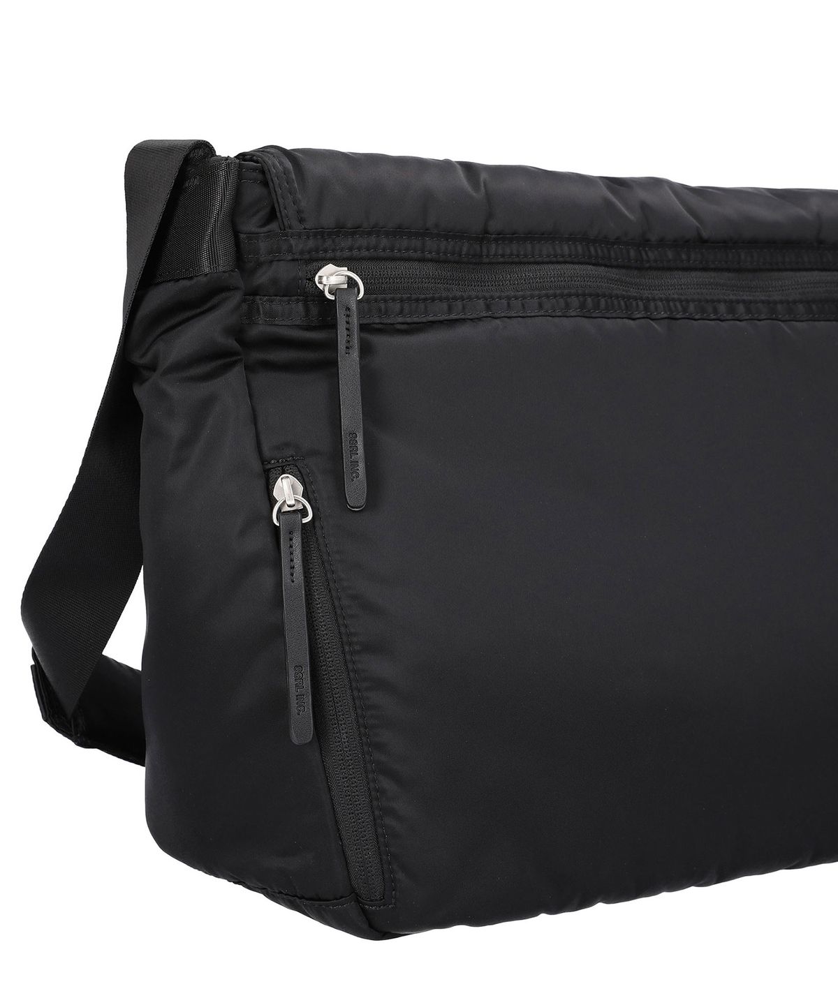 에스에스알엘(SSRL) Raven Oblique Messenger Bag / Black