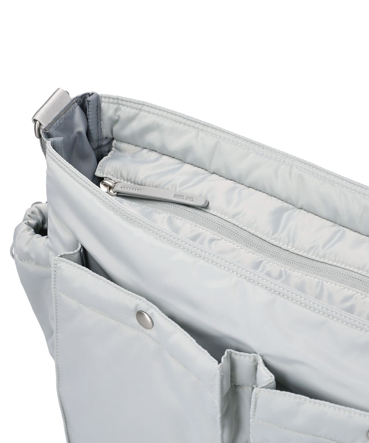 에스에스알엘(SSRL) Raven Oblique Messenger Bag / Silver
