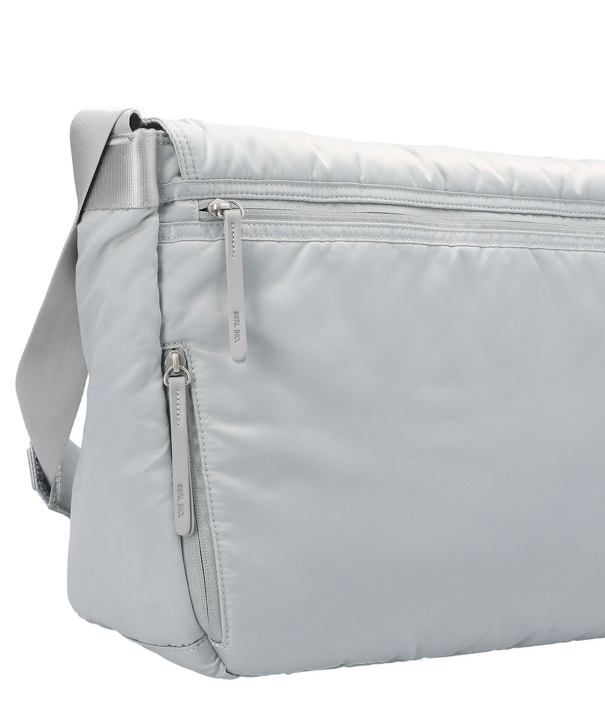 에스에스알엘(SSRL) Raven Oblique Messenger Bag / Silver
