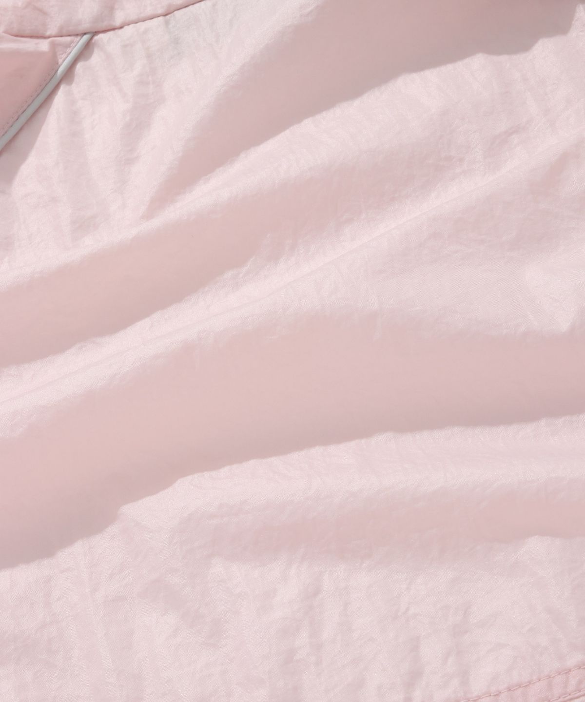 커버낫 우먼(COVERNAT WOMAN) 우먼 실키 나일론 디테처블 점퍼 Light Pink