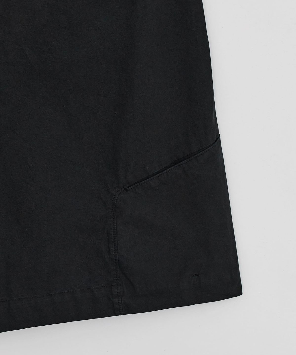 이이(EE) COTTON CARGO HALF PANTS BLACK