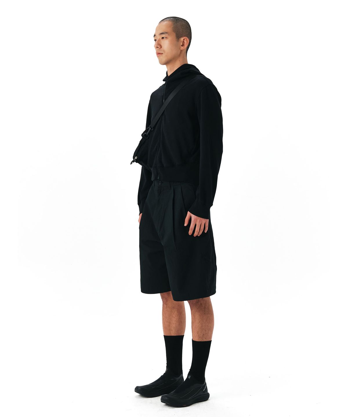 이이(EE) COTTON CARGO HALF PANTS BLACK
