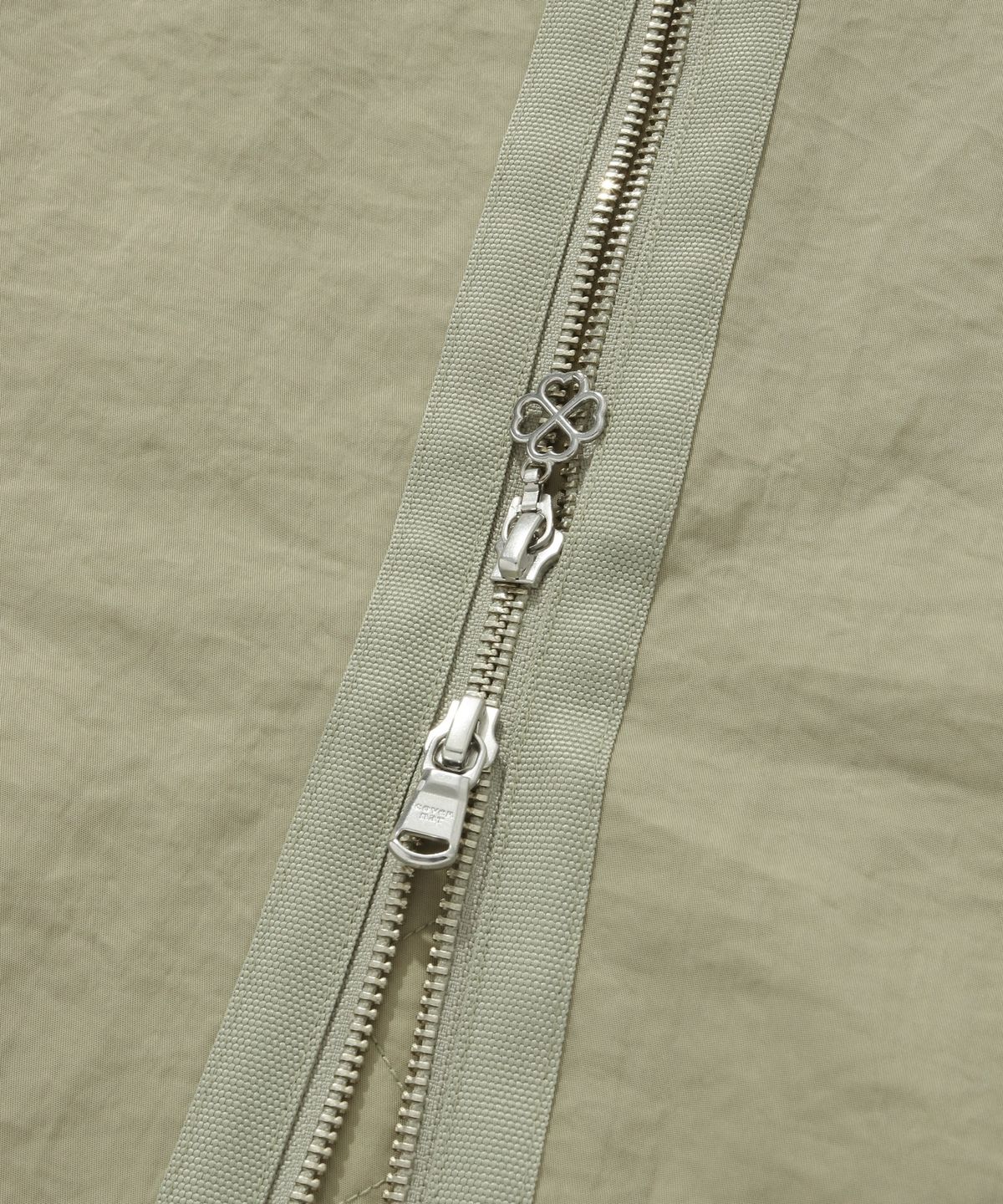 커버낫 우먼(COVERNAT WOMAN) 우먼 디테쳐블 MA-1 점퍼 Light Khaki