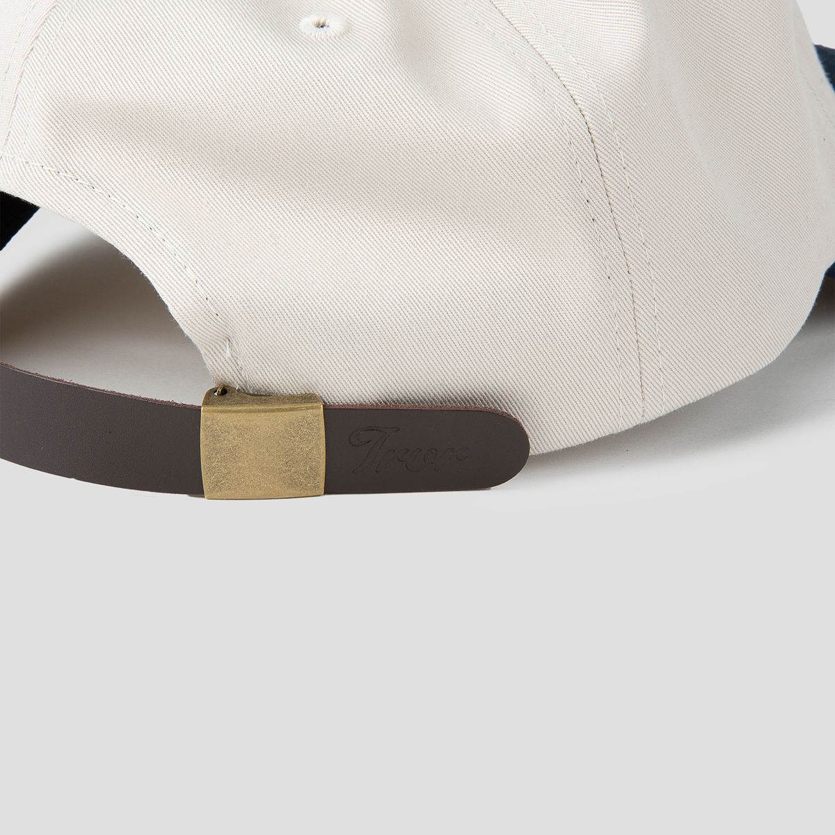 티알브이알(TRVR) LNT Lettering Ball Cap Beige/Navy