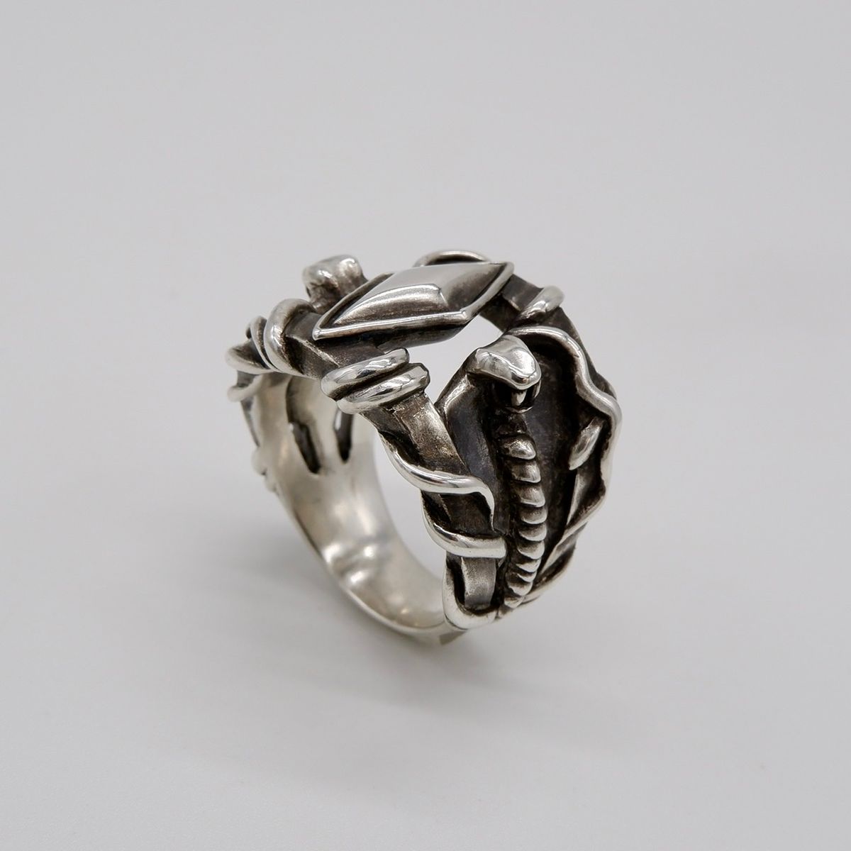 로우하이드(RAWHYDE) Twisting Cobra Ring