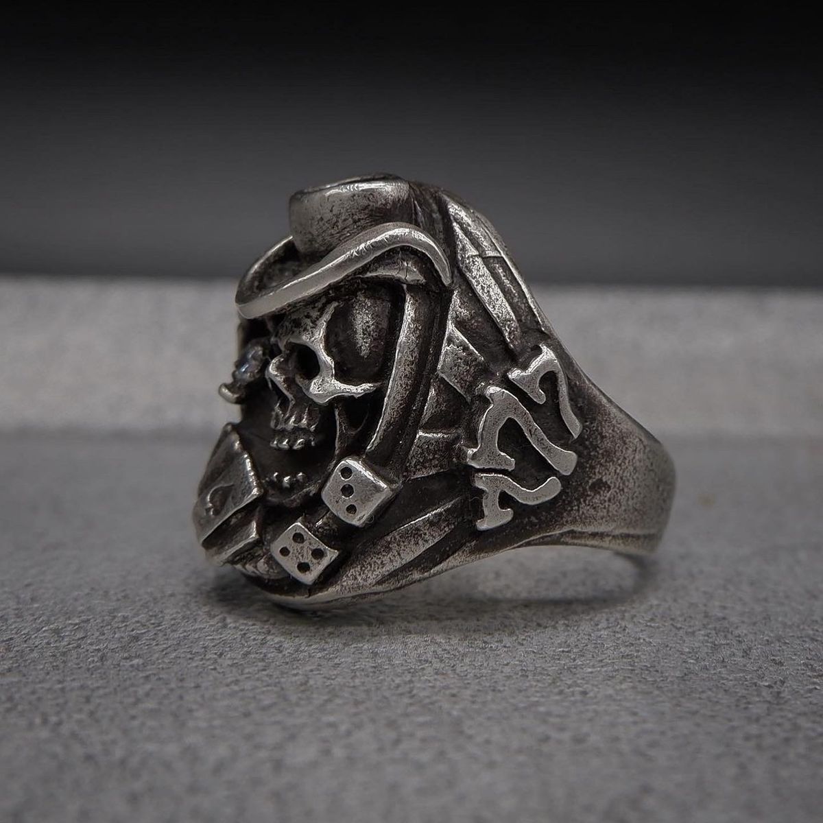 로우하이드(RAWHYDE) Endless Fortune Skull Ring