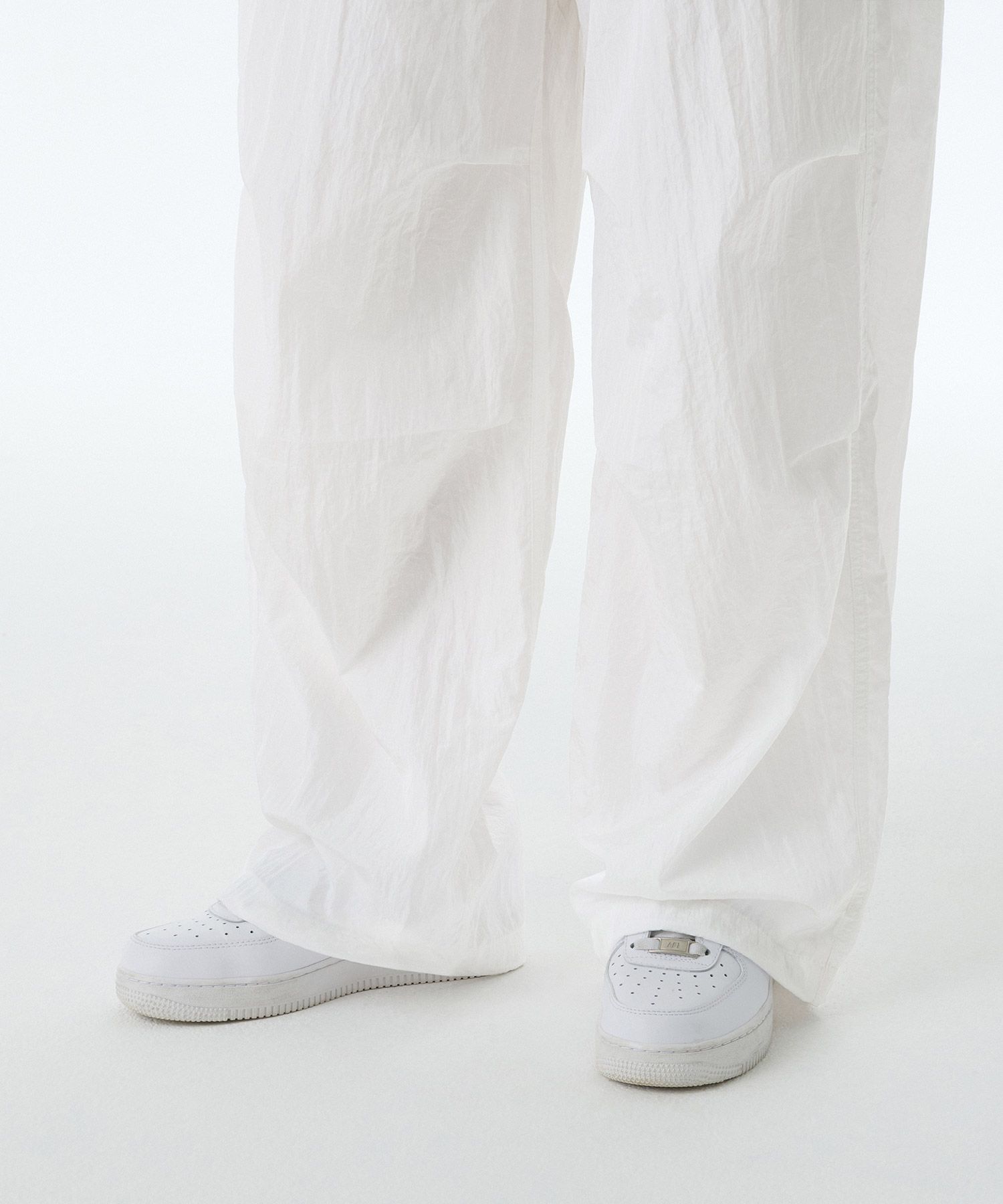 ●MUSINSA STANDARD● BRIGHT NYLON PARACHUTE PANTS MUSINSA | MUSINSA STANDARD WOMAN Women's Bright Nylon